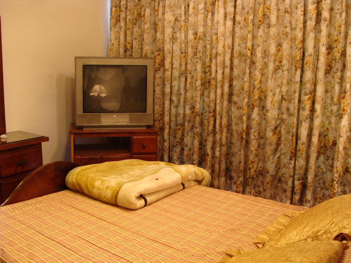 Hotel Aeropuerto Monte Grande Buitenkant foto