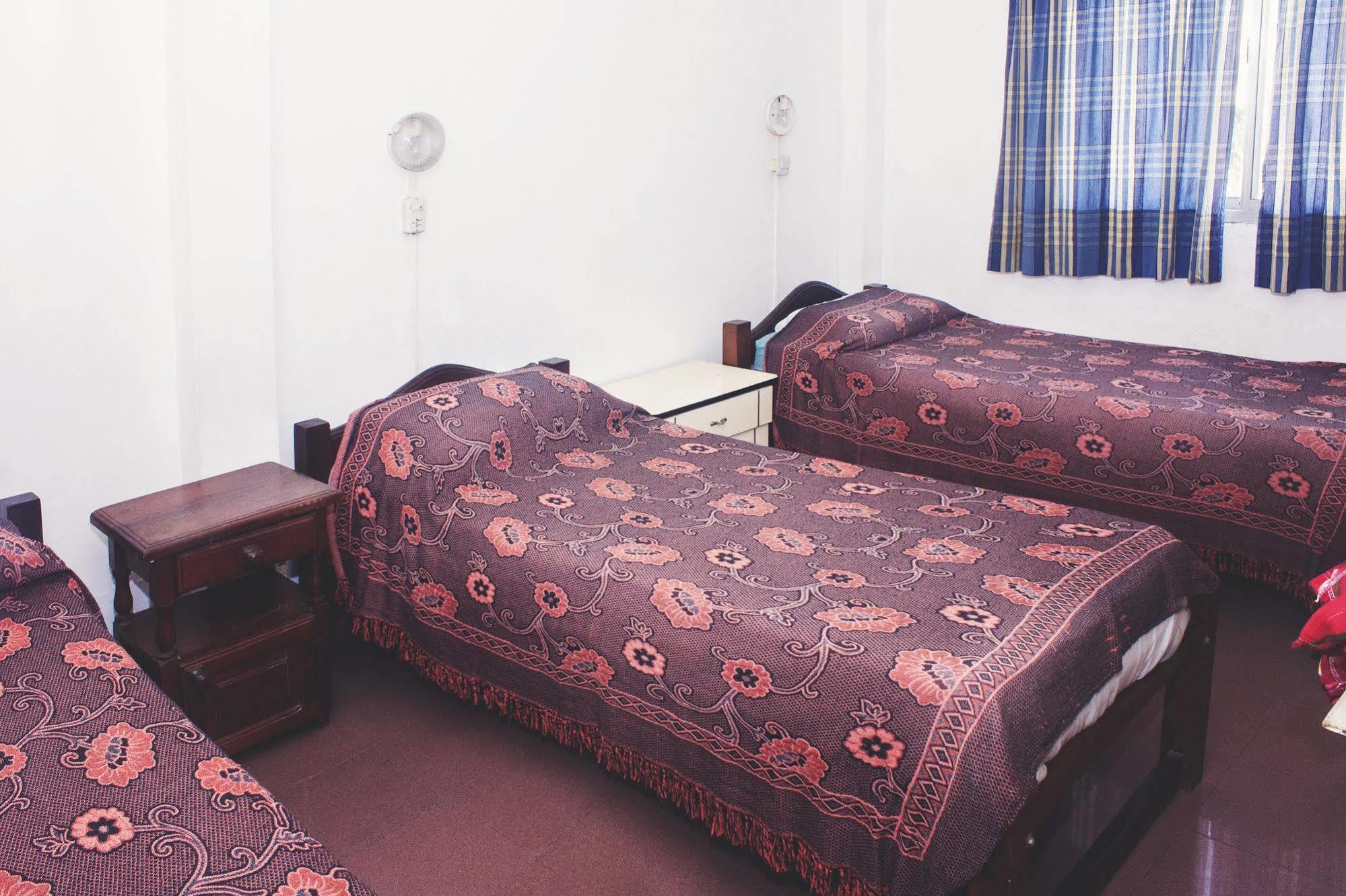 Hotel Aeropuerto Monte Grande Buitenkant foto