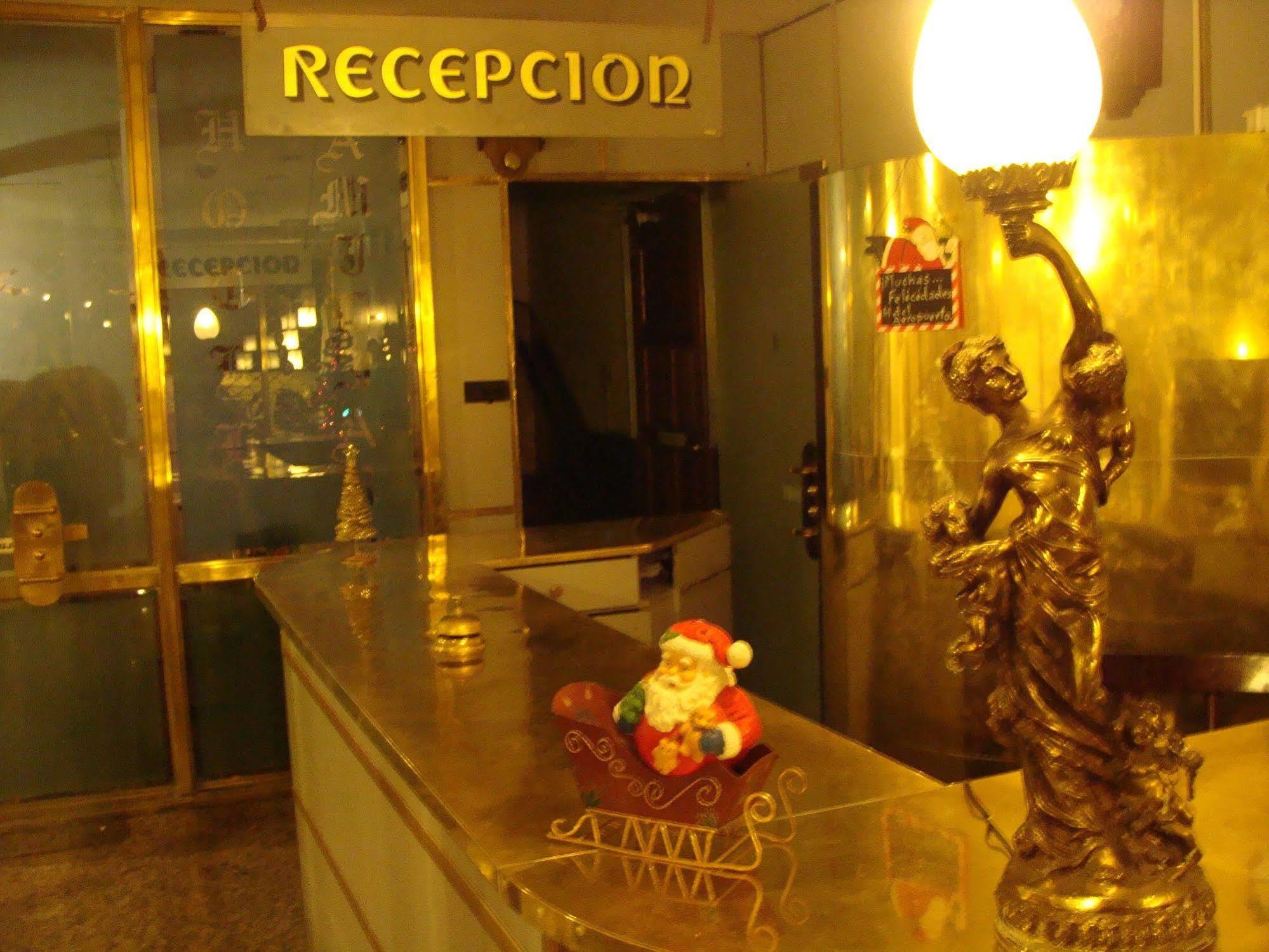 Hotel Aeropuerto Monte Grande Buitenkant foto