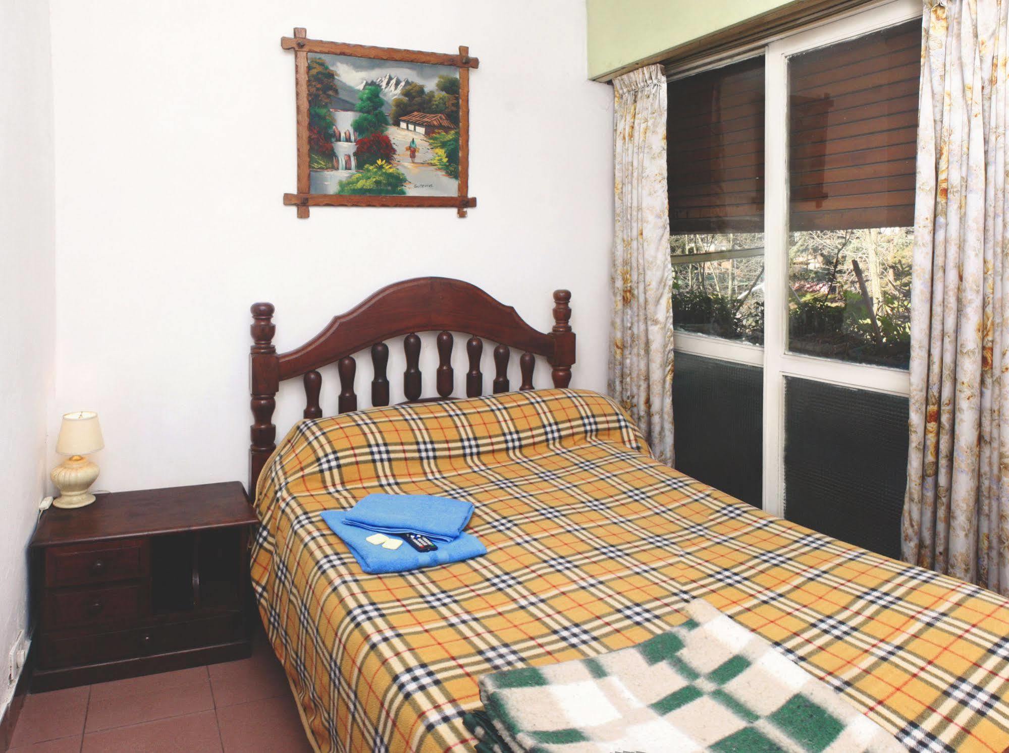 Hotel Aeropuerto Monte Grande Buitenkant foto